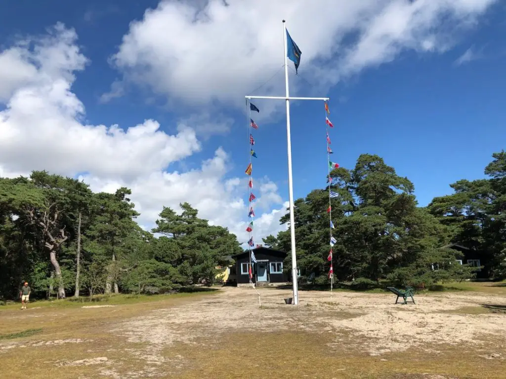 Flaggstång Holmhällar